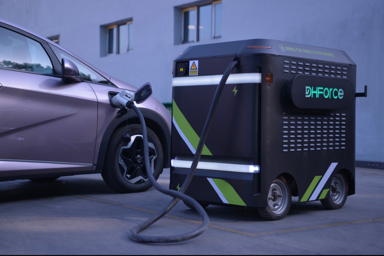 80KW High Capacity Solar Powered Mobile Charger 70KWH Power Bank with MPPT Controller External Battery for Car Use